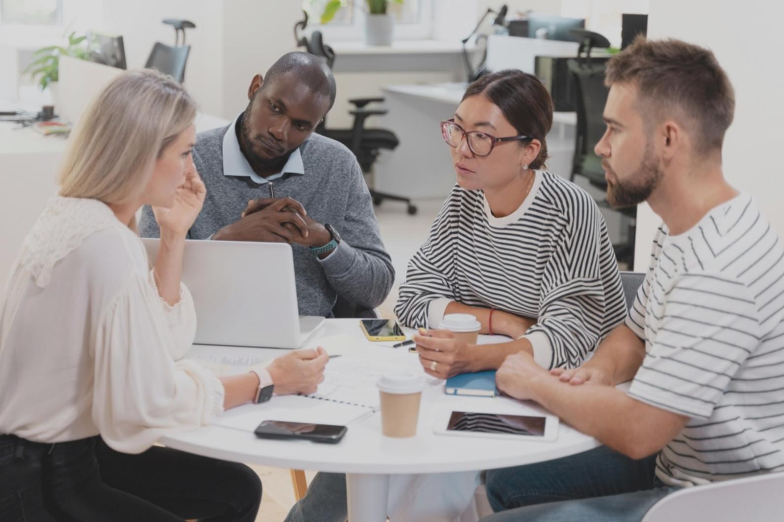 Teilnehmer beim Lernen